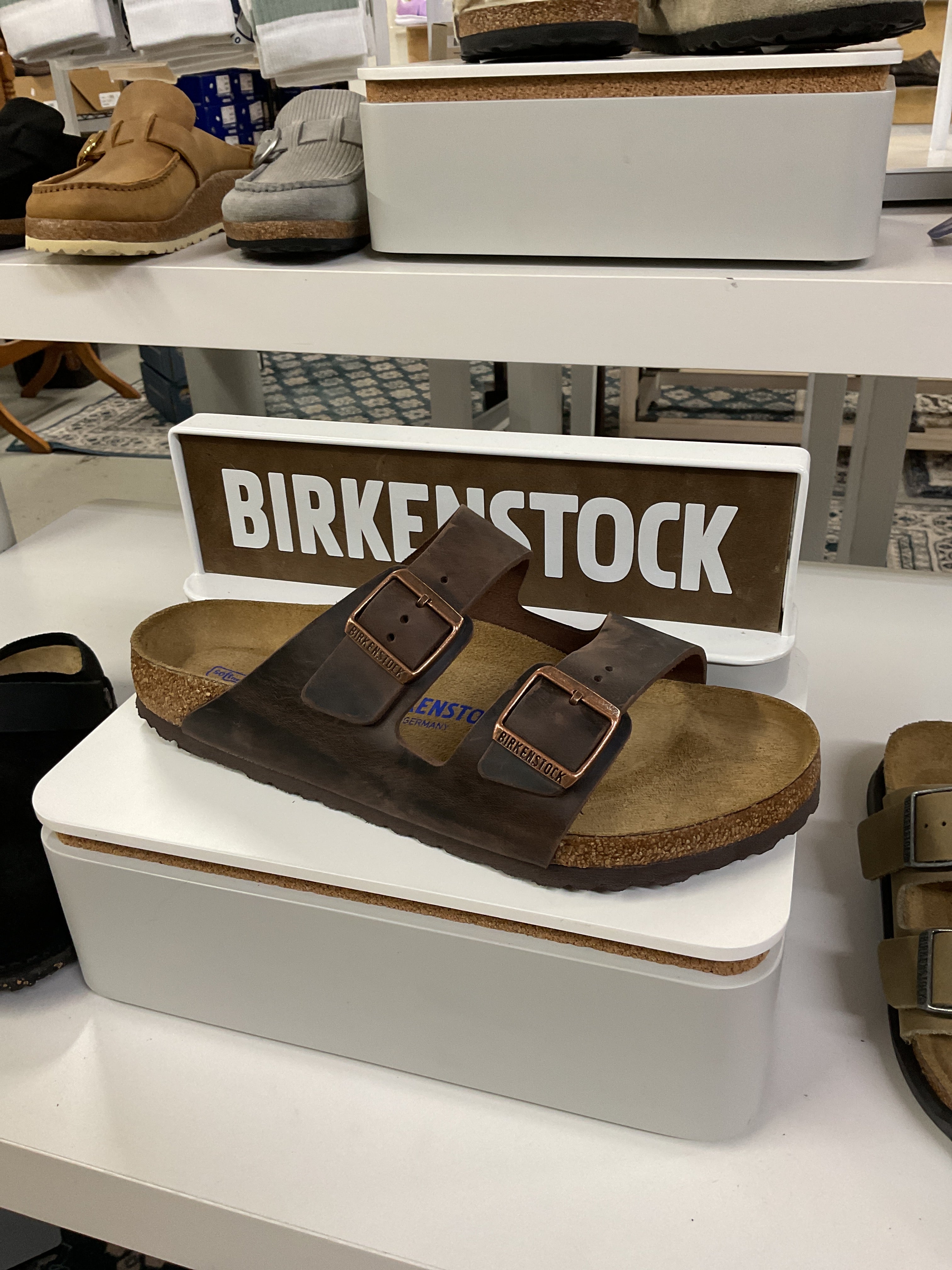 birkenstock arizona habana vs tobacco Are you team Brown or Habana? Boston Oiled leather clogs for a subtle and sophisticated look! #Birkenstock #Boston characterful twist with this oiled leather version Birkenstock Habana Vs Dark Brown